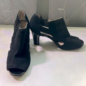 Life Stride Black heels 7.5